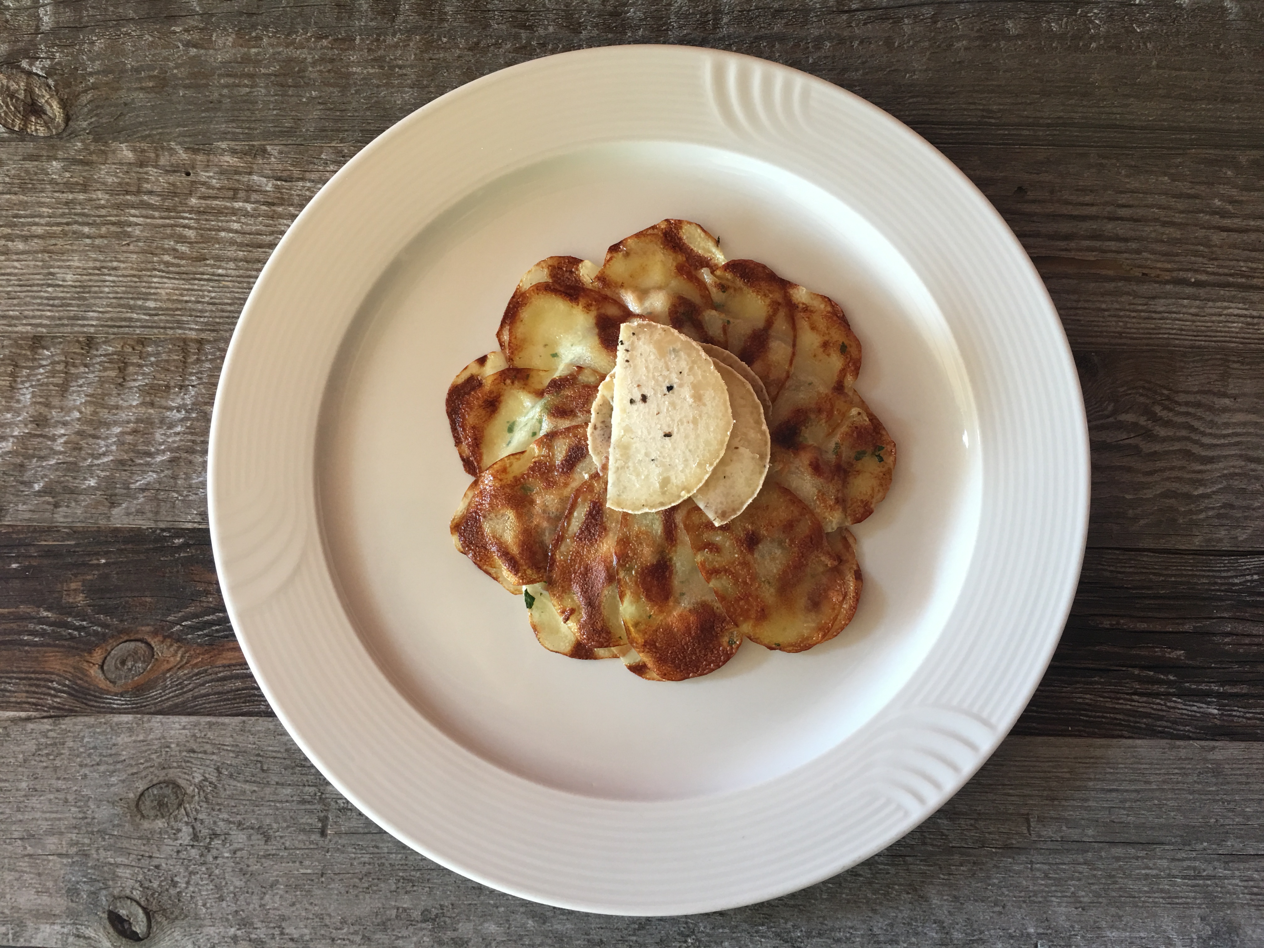 Gebratene Kartoffeltasche mit Pilzfüllung und Trüffelkäse | Valverdis